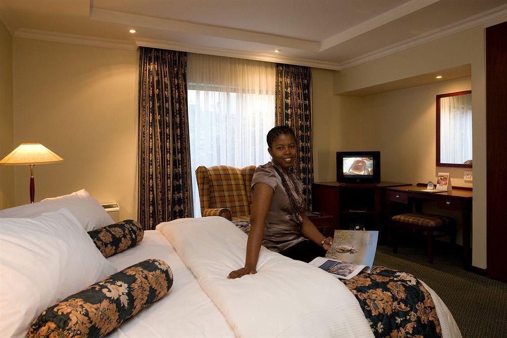 Courtyard Hotel Sandton Johannesbourg Extérieur photo